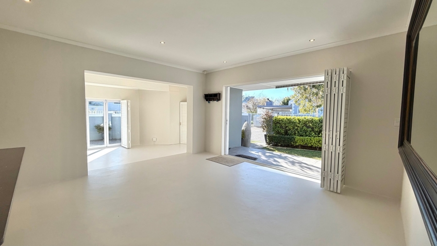 2 Bedroom Property for Sale in Paradyskloof Western Cape